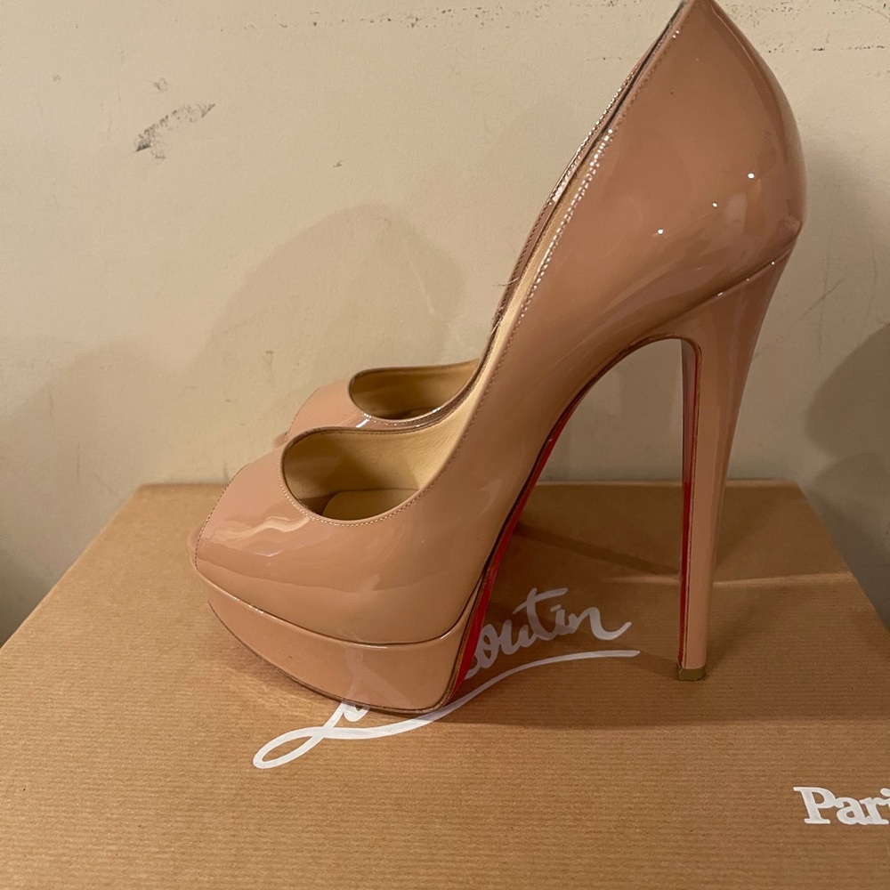 100% authentic Christian Louboutin size 7 nude lady peep nude
